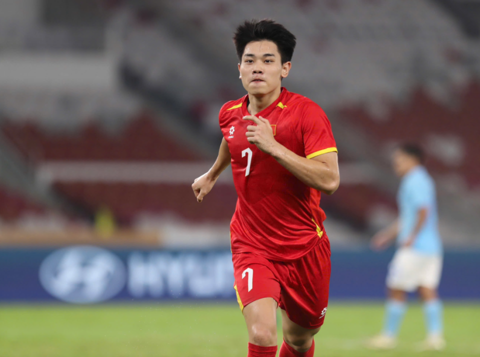 爱游戏官方网站-U23亚洲杯神奇2分钟！阮庭北任意球破门，传射建功，韩国再度落后